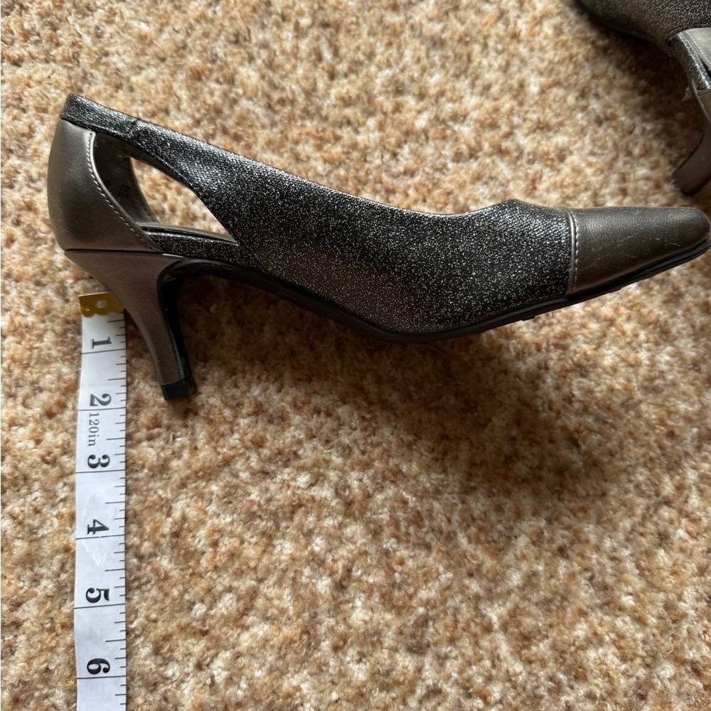 Life Stride Soft System 2.5" Heels Cap toe Pump Metallic Gray Sparkle 7 Classy - Picture 5 of 5
